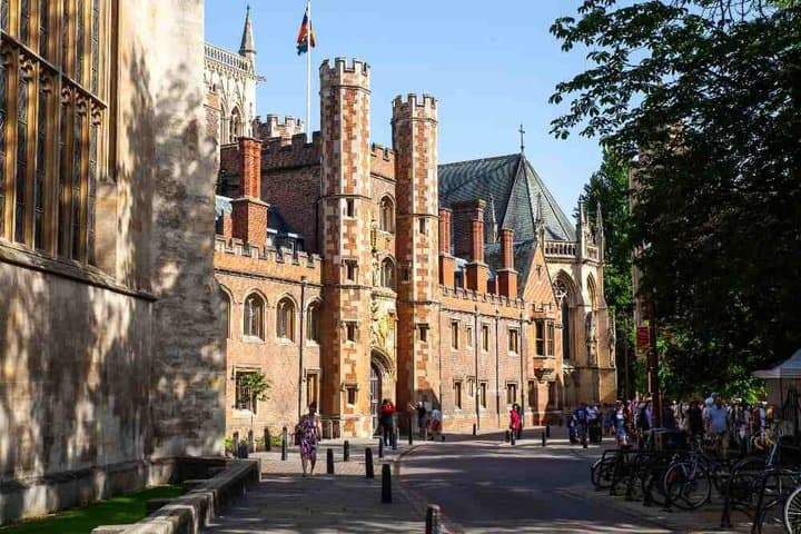 Mandarin Cambridge University Private Tour with Kings College