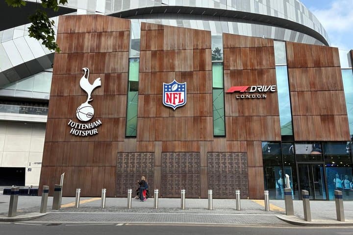 London Football Photos & Club Shops Tour: Arsenal, Chelsea, Spurs