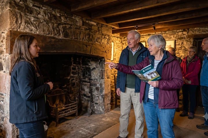 Private Romantic Walking Tour in Historic Inverness