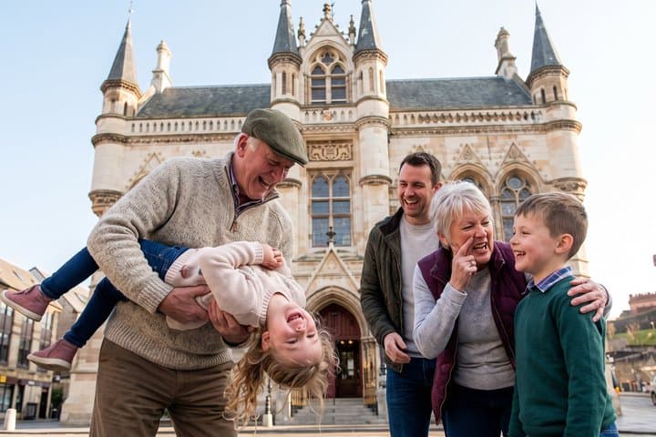 Private Family Heritage Walking Tour in Inverness