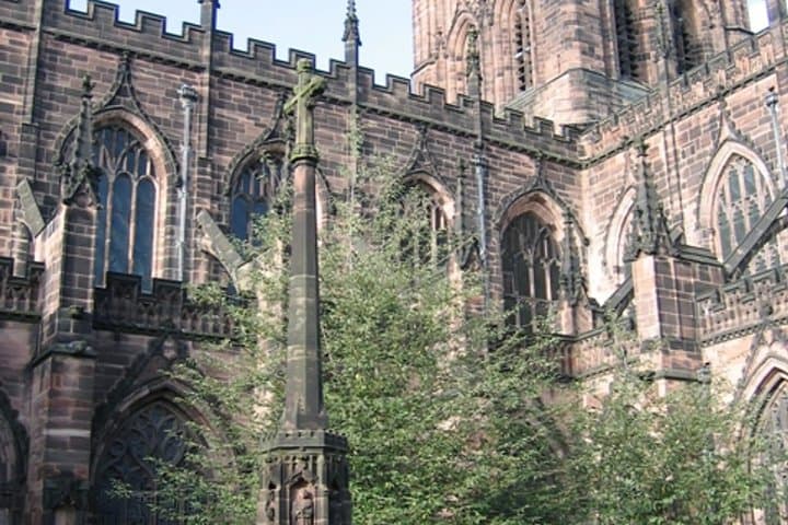 Chester Self-Guided Walking Tour: Landmarks with Audio & Quiz