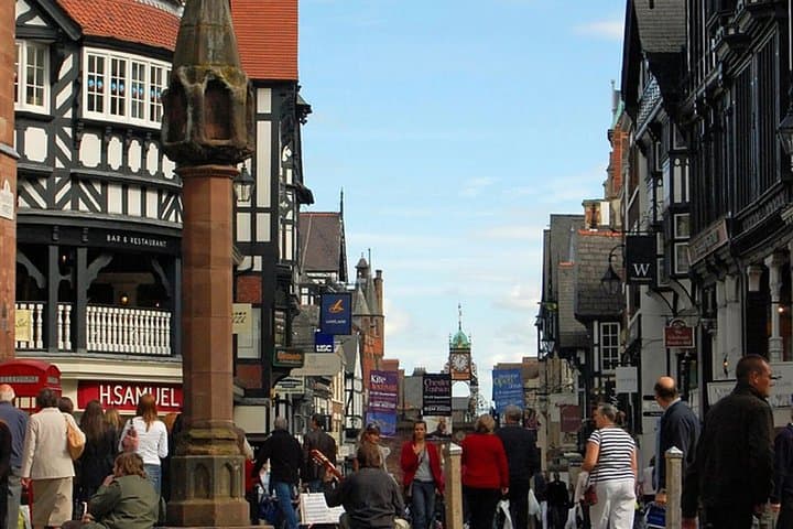 Chester Self-Guided Walking Tour: Landmarks with Audio & Quiz