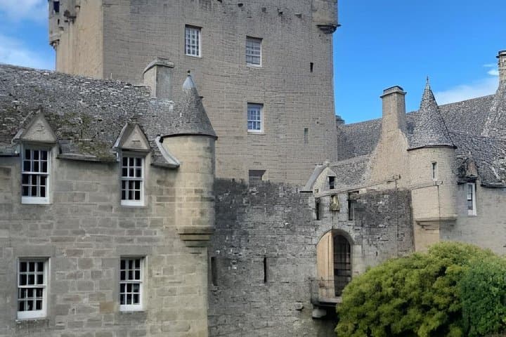 Cawdor Castle Culloden Battlefield Clava Cairns Half day Tour