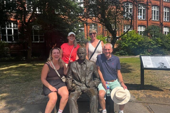 Daily Manchester City Centre Walking Tour with Local Guide