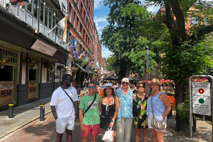 Daily Manchester City Centre Walking Tour with Local Guide