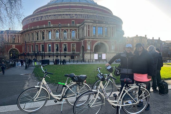 London Bicycle Tour at Palaces and Parks with History