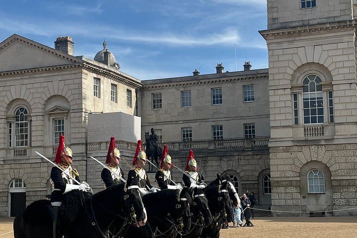 London Bicycle Tour at Palaces and Parks with History