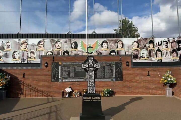 Ultimate Mural Tour: Understanding the Troubles in 3 Hours