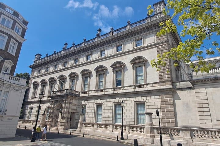 Luxury Walking Tour of St James's