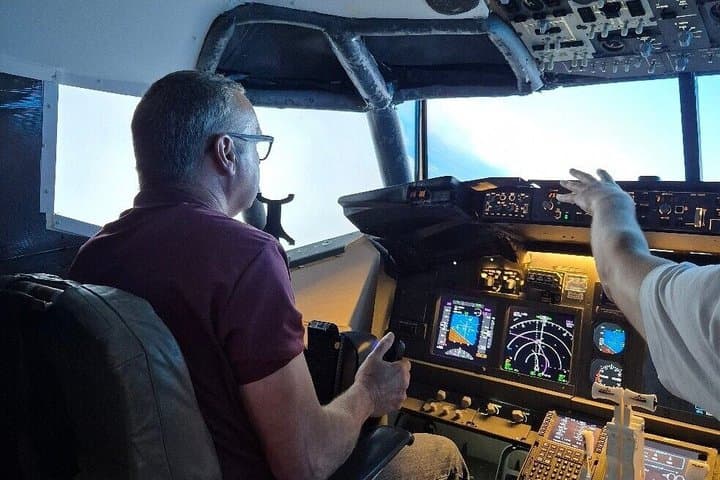 60 Minute Boeing 737-800NG Flight Simulator Experience