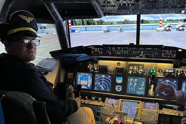 60 Minute Boeing 737-800NG Flight Simulator Experience