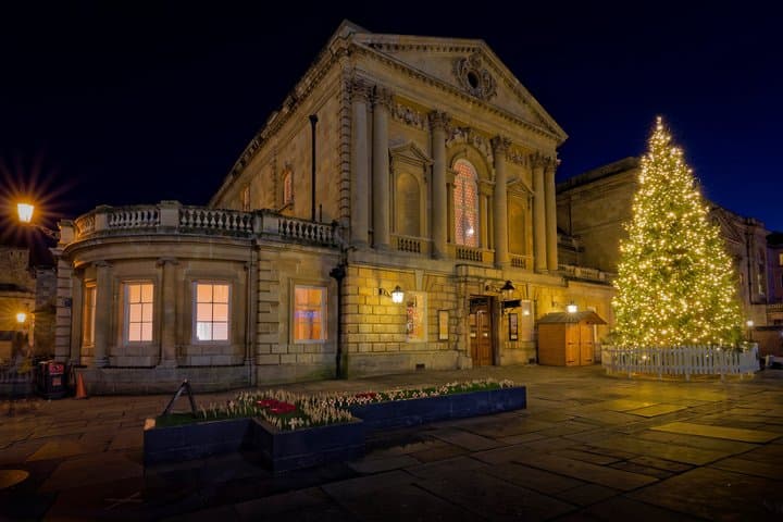 Windsor, Bath, Stonehenge and Salisbury Guided Tour on Boxing Day