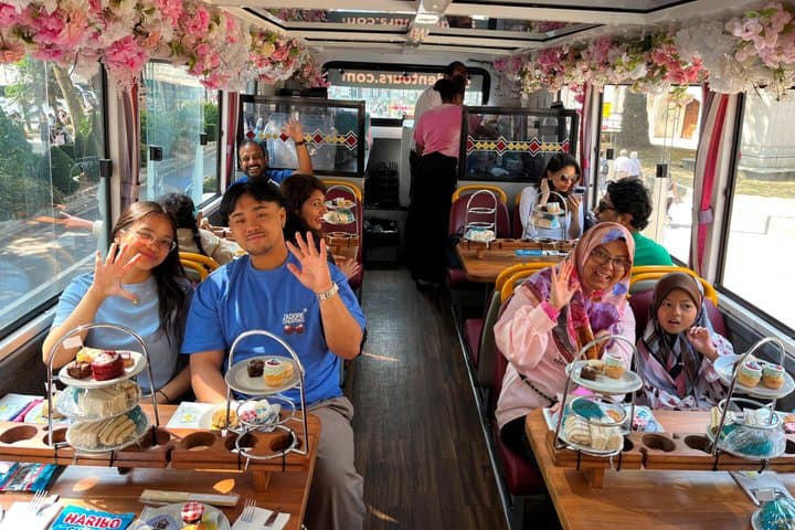 London: The Smurfs Afternoon Tea Bus Tour Party Adventure