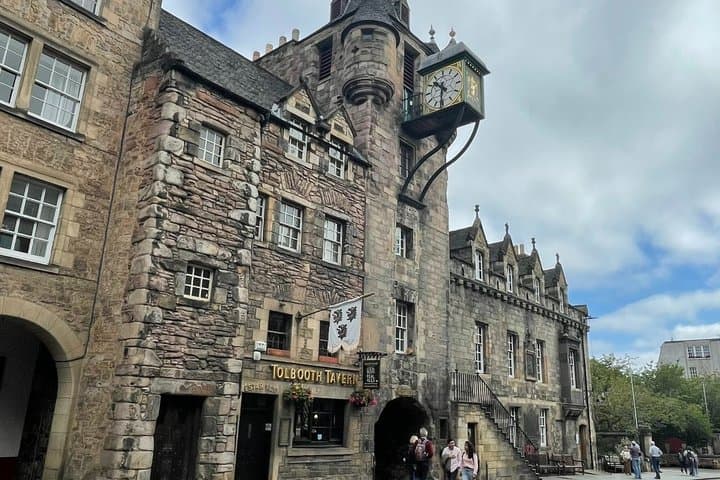 Private Edinburgh Royal Mile and Old Town Walking Tour