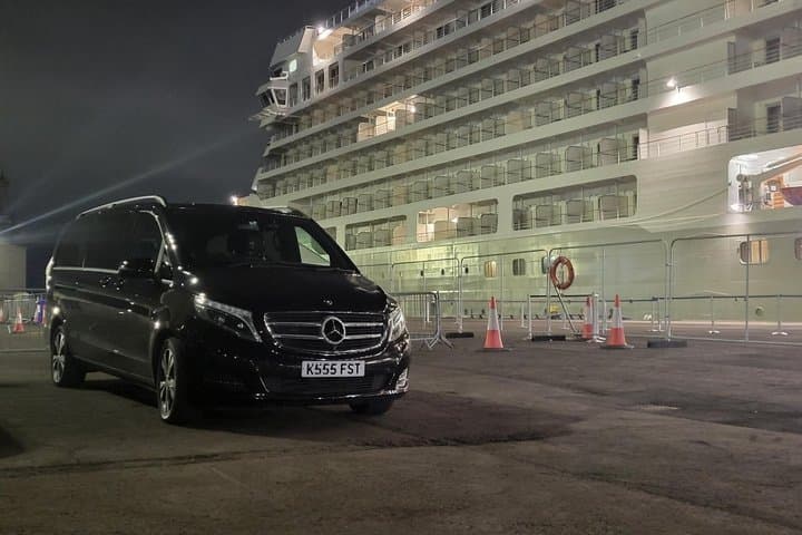 Private Luxury Giant’s Causeway Tour from Belfast by Mercedes