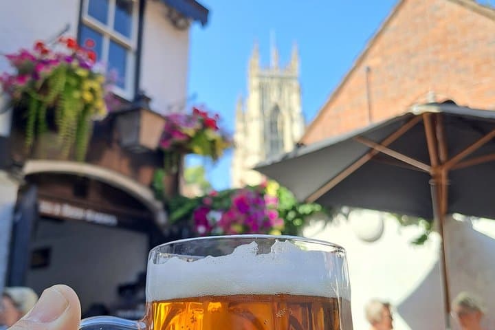 Quirky Pubs and Crooked Streets of York
