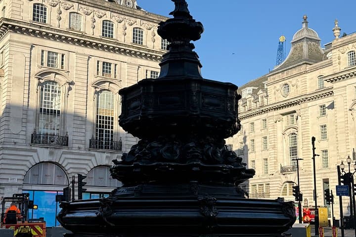 Guided London Walking Tour Palaces and Parks and Politician's