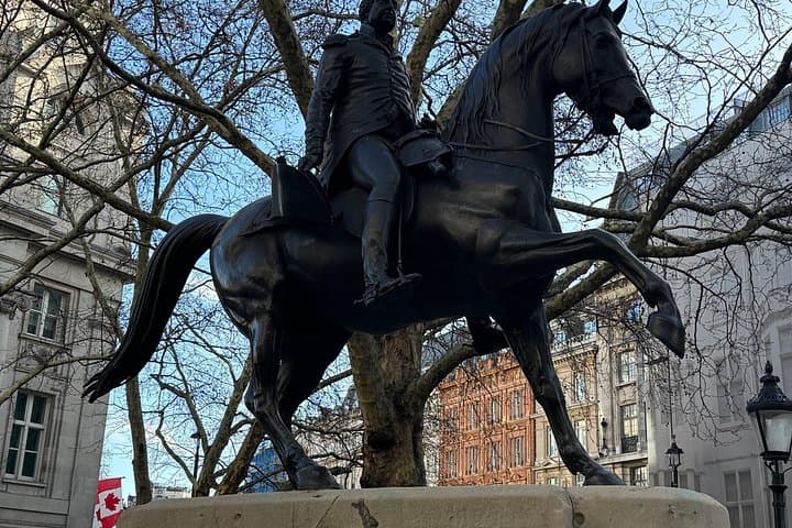Guided London Walking Tour Palaces and Parks and Politician's