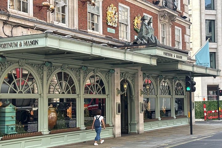 Guided London Walking Tour Palaces and Parks and Politician's