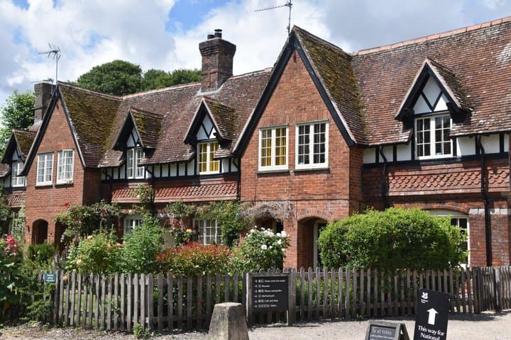London: Private Avebury World Heritage Site Taxi Tour