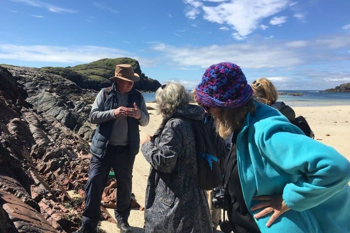 Rosslyn Chapel and Gin Distillery Small Group Tour with Admission