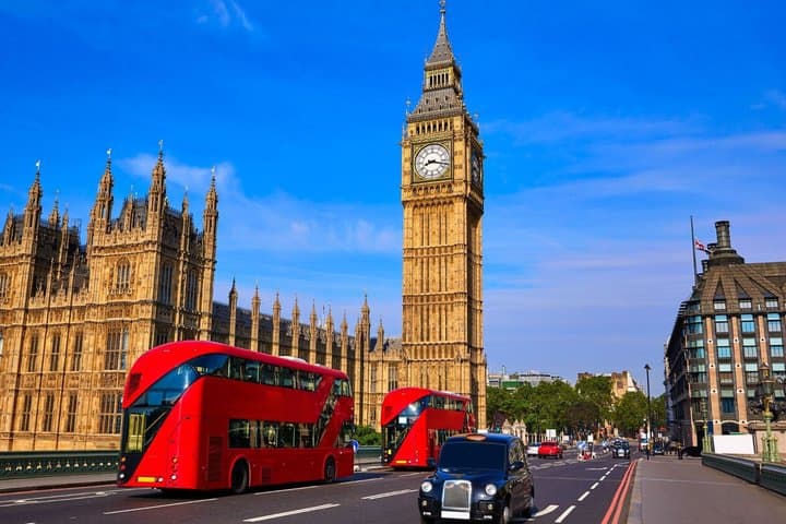 London Scavenger Hunt & Highlights Self-Guided Walking Tour