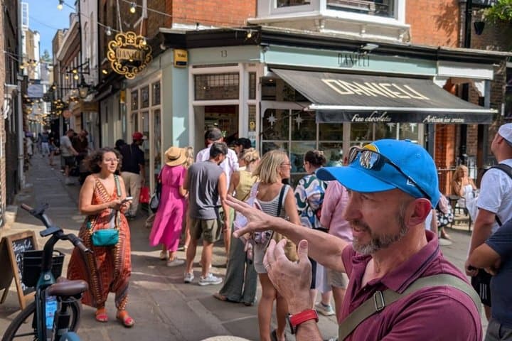 Improbable Richmond Royals Rebels and Rockstars London Walk