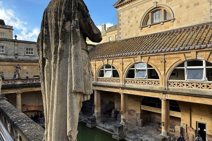 Private Driver guided tour Stonehenge, Windsor Castle and Bath