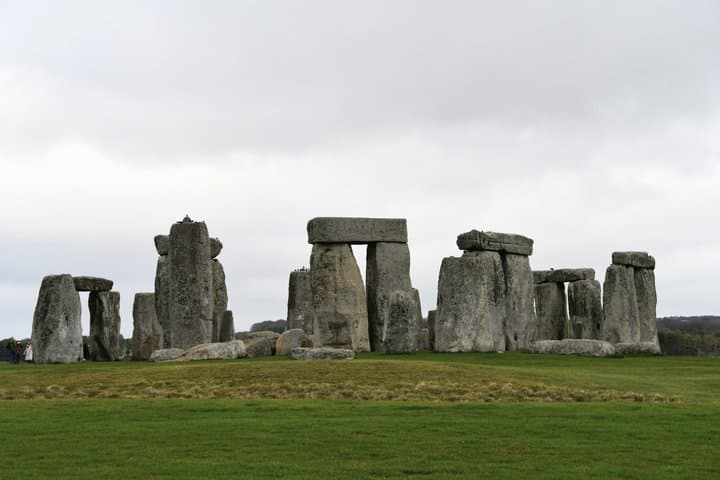 Private Driver guided tour Stonehenge, Windsor Castle and Bath
