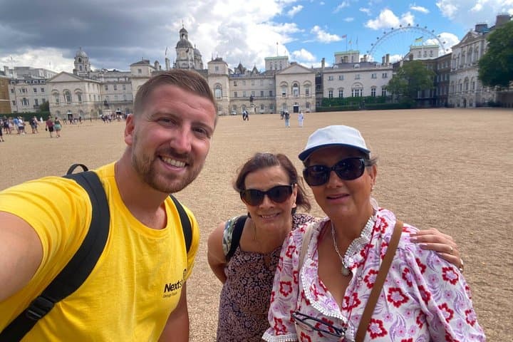 Westminster Parliament and Palaces Walking Tour in London