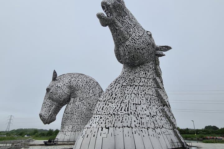 Kelpies, Loch Lomond and Stirling Castle, Private Day Tour