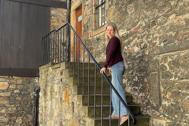 Edinburgh: Hidden Closes, Secrets & Scandalous Stories