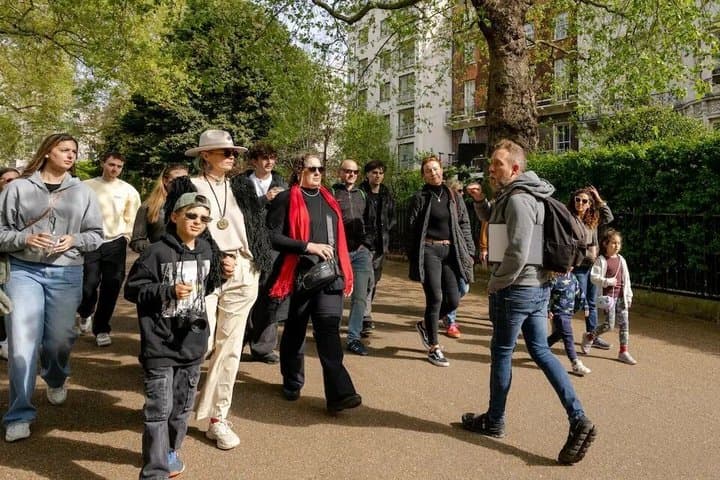 London Essential 2 hour introductory Walking Tour With a Londoner