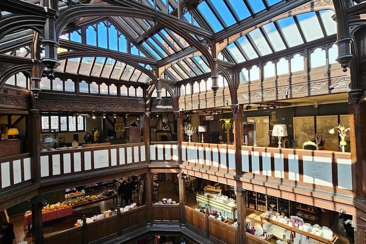 Secret London: Beauty and Architecture Walking Tour