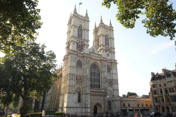 Secret London: Beauty and Architecture Walking Tour