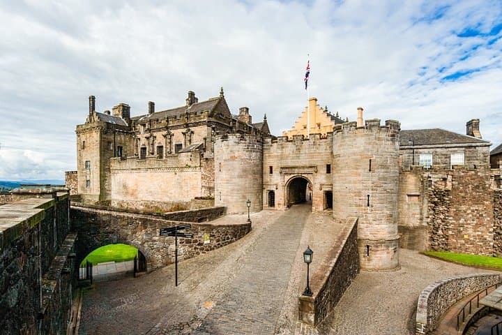 Stirling Castle and Old Town Tour by Train - Tickets Included