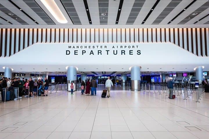Private Transfer from Manchester Airport to City Centre