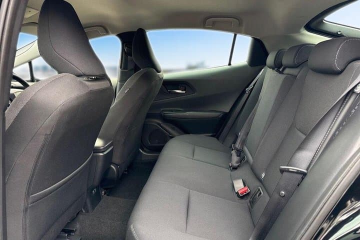 Heathrow to Southampton Eco Saloon Private Transfer