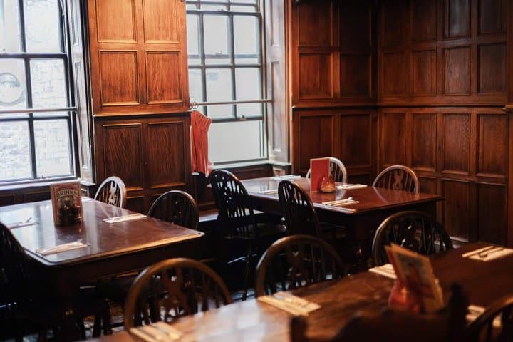 British Historic Pub Food Tour, Beers and Pies