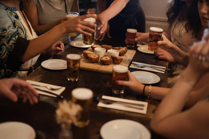 British Historic Pub Food Tour, Beers and Pies