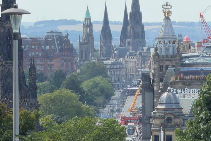Edinburgh Private Guided Driving Full Day City Discovery Tour