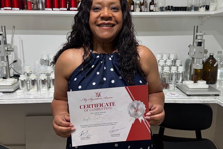 90mins Bespoke Perfume Blending Workshop
