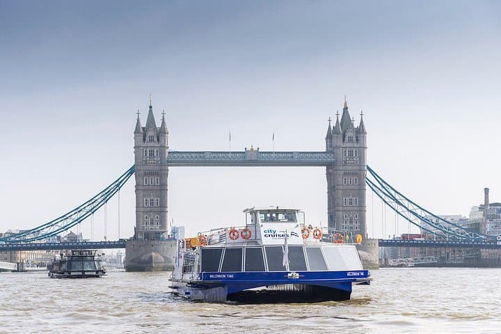 Thames River Christmas Day Sightseeing Cruise