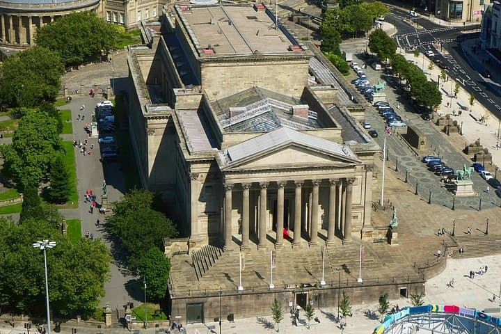 Liverpool Scavenger Hunt & Highlights Self-Guided Walking Tour