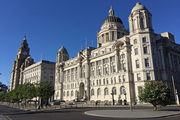 Liverpool Scavenger Hunt & Highlights Self-Guided Walking Tour