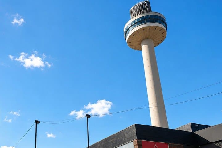 Liverpool Scavenger Hunt & Highlights Self-Guided Walking Tour