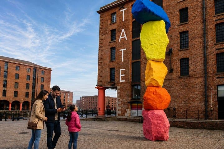 Liverpool Scavenger Hunt & Highlights Self-Guided Walking Tour