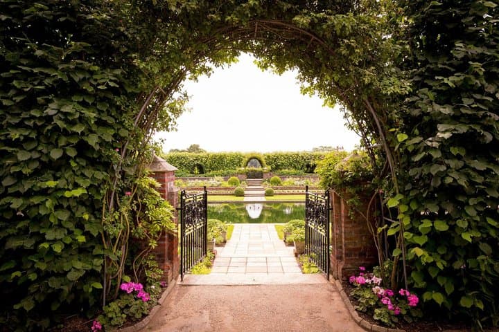 Royal Kensington Gardens Tour & Kensington Palace Entry