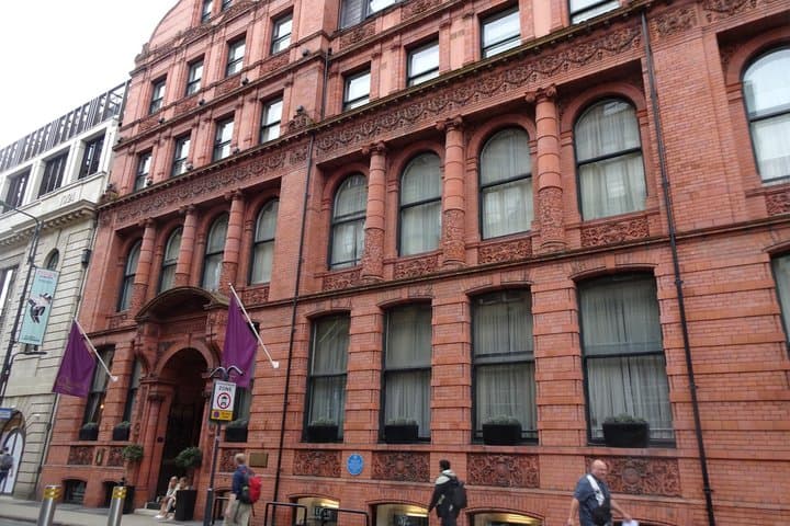 Leeds Self Guided Walking Tour and Scavenger Hunt