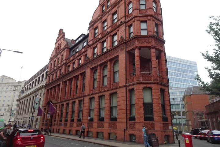 Leeds Self Guided Walking Tour and Scavenger Hunt